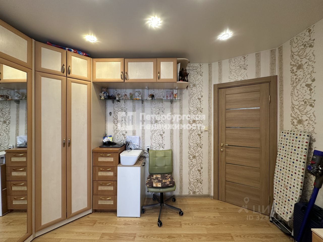 Продажа 2-комн квартиры на вторичном рынке Красное Село, Красногородская улица, 19к1