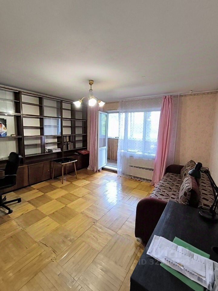 Продажа 4-комн квартиры на вторичном рынке Рябовское шоссе, 121К3