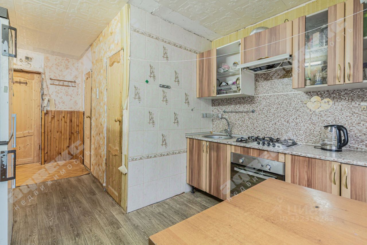 Продажа 3-комн квартиры на вторичном рынке д. Разметелево, 7