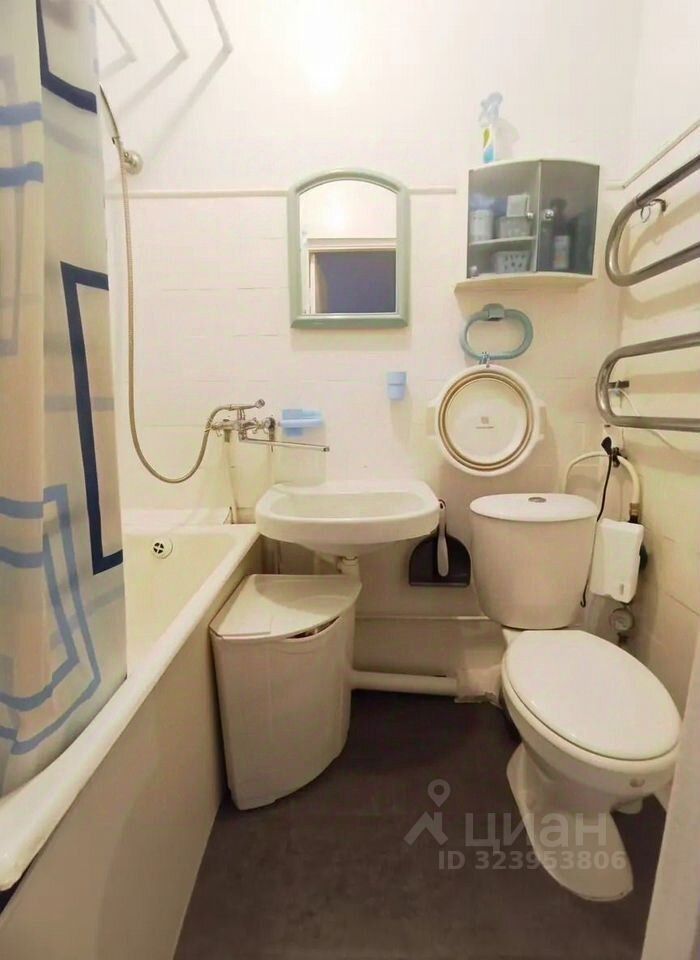 Продажа 1-комн квартиры на вторичном рынке пос. Стрельна, Санкт-Петербургское шоссе, 94