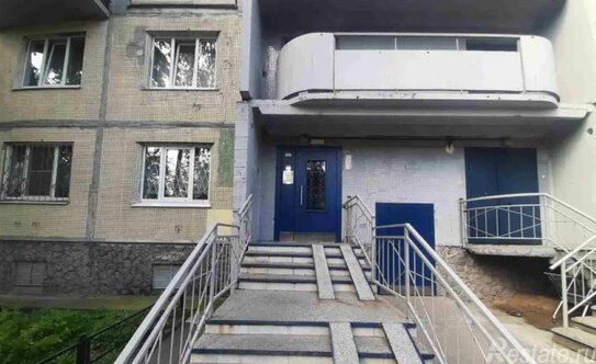 Продажа 1-комн квартиры на вторичном рынке Индустриальный пр-кт,  д. 13