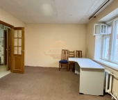 Продать Квартиры вторичка Октябрьский б-р  8 1