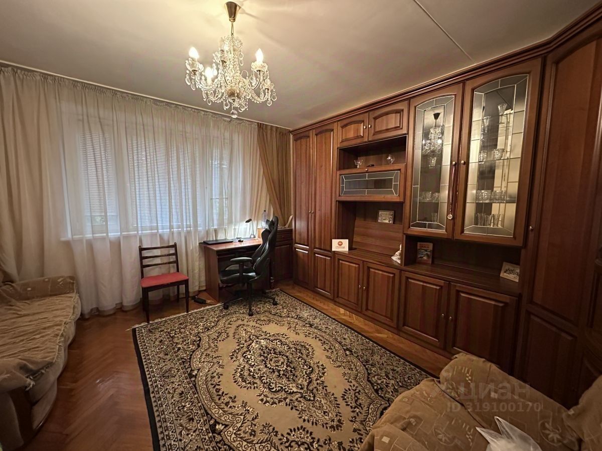 Аренда 2-комн квартиры на вторичном рынке Луганская улица, 3К1