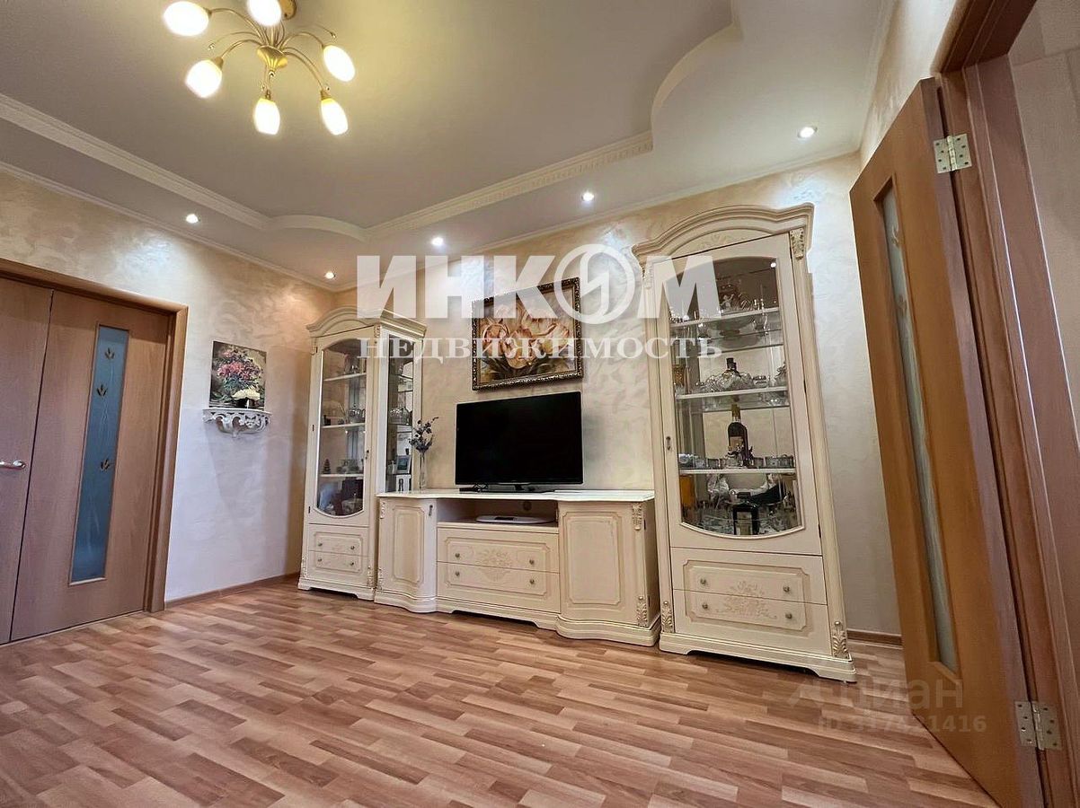 Продажа 3-комн квартиры на вторичном рынке Ивантеевка, Школьная улица, 14