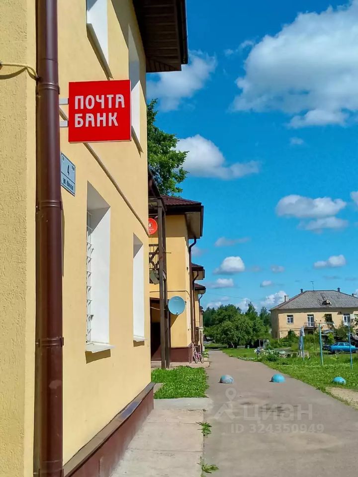 Продажа 2-комн квартиры на вторичном рынке пос. Волошово, улица Южная, 4