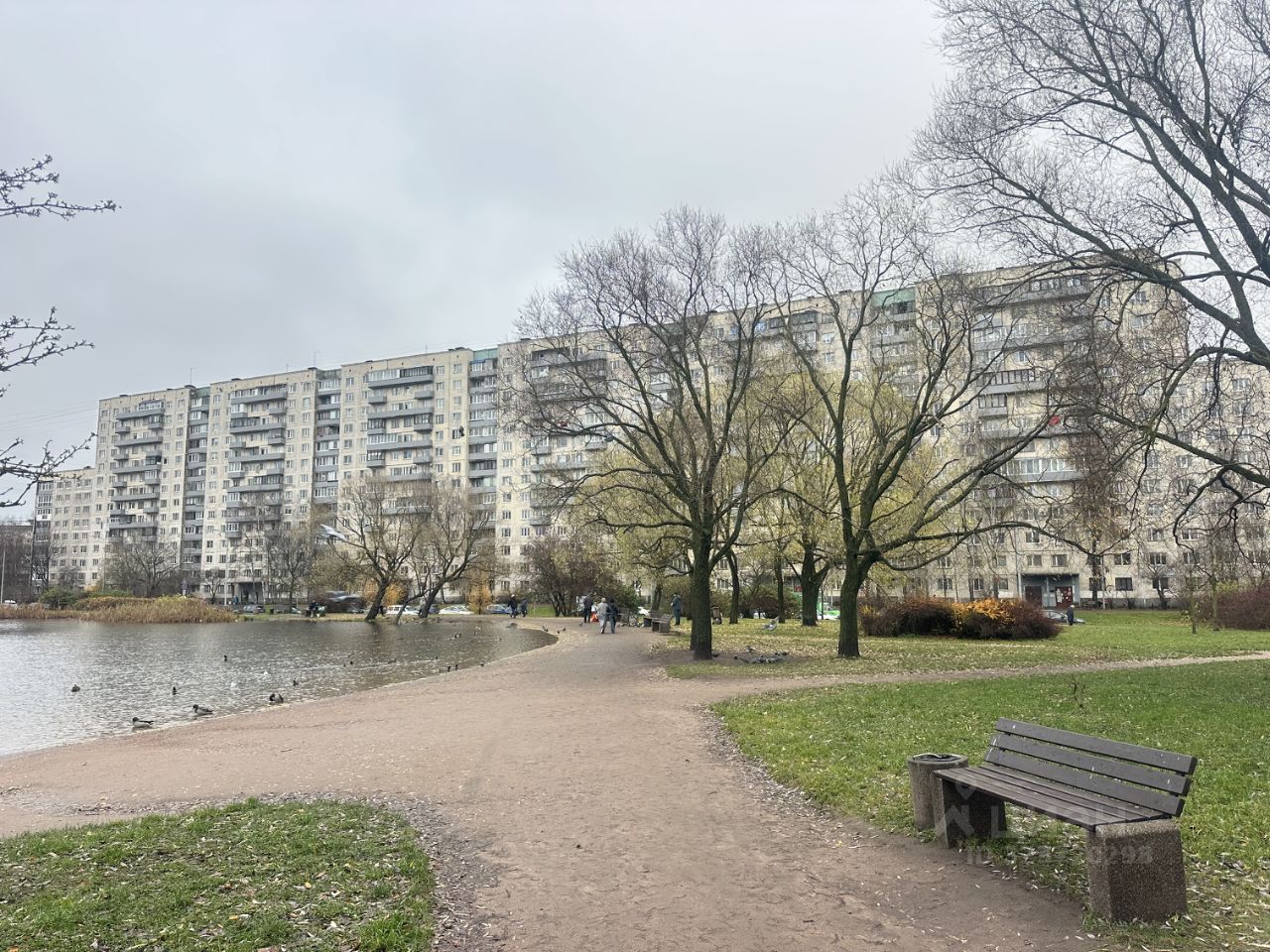 Продажа 3-комн квартиры на вторичном рынке улица Ивана Фомина, 13К1