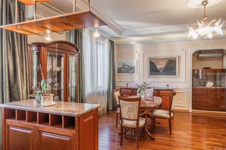 Аренда 3-комн квартиры на вторичном рынке Ораниенбаумская ул,  д. 21