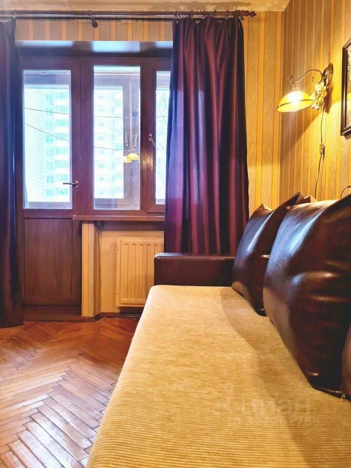 Продажа 3-комн квартиры на вторичном рынке Отечественная улица,  д. 7