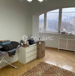 Продажа 3-комн квартиры на вторичном рынке Звенигородская улица,  д. 7