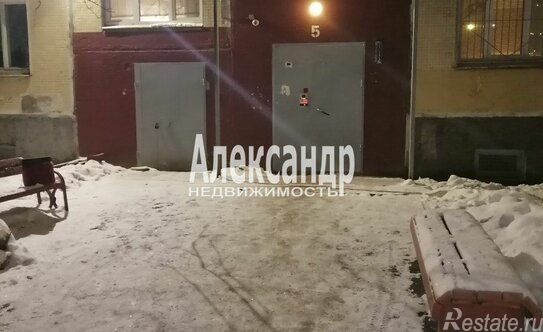 Продажа 3-комн квартиры на вторичном рынке Ленская улица,  д. 16 к2