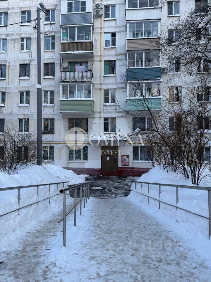 Продажа 2-комн квартиры на вторичном рынке Черноморский бульвар, 7К5