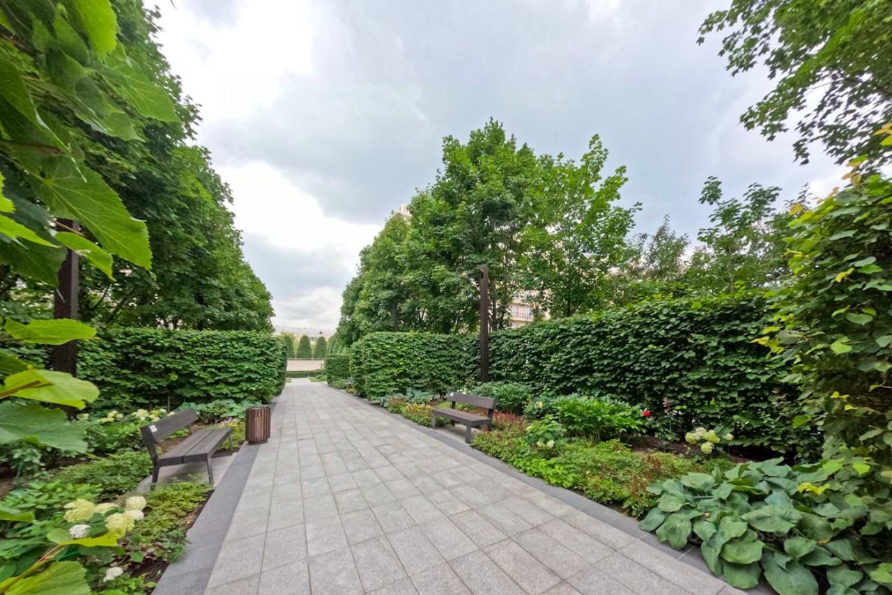 Продажа 4-комн квартиры на вторичном рынке улица Ефремова, 19к1