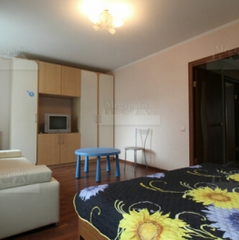 Аренда 3-комн квартиры на вторичном рынке ул Савушкина,  д. 118