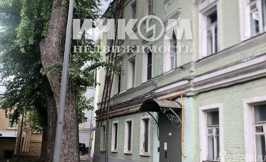 Продажа 3-комн квартиры на вторичном рынке Колобовский 1-й пер,  д. 27/3,  к. 2