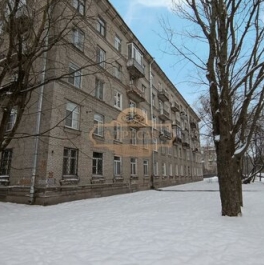 Продажа 2-комн квартиры на вторичном рынке улица Федосеенко,  д. 26