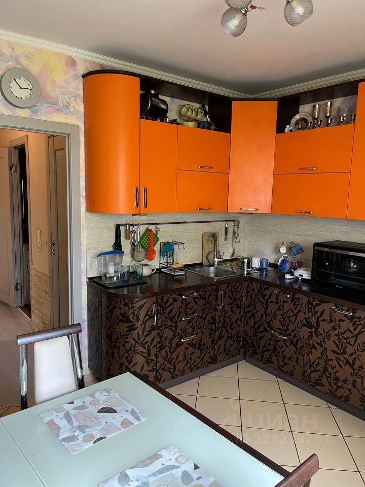 Продажа 3-комн квартиры на вторичном рынке улица Марьинский Парк, 17К2