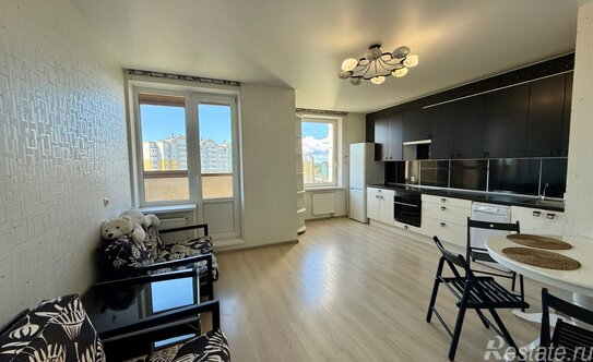 Продажа 3-комн квартиры на вторичном рынке проспект Королёва,  д. 65