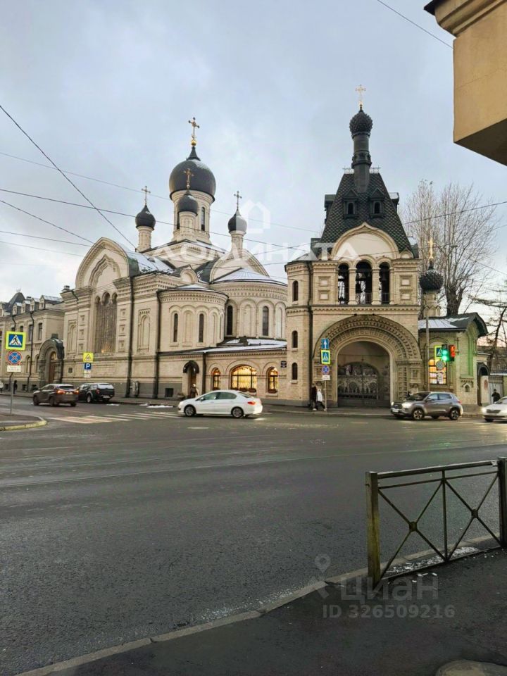 Продажа 3-комн квартиры на вторичном рынке Старо-Петергофский пр-кт,  д. 28