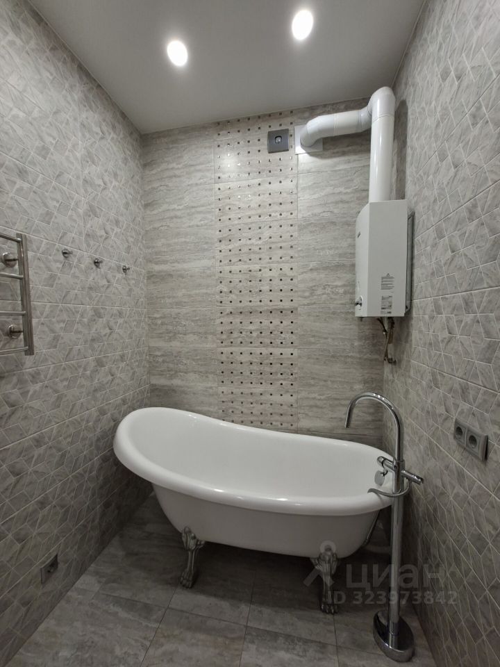 Продажа 2-комн квартиры на вторичном рынке улица Карташихина, 22