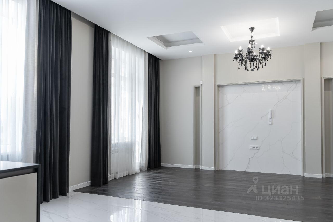 Продажа 3-комн квартиры на вторичном рынке улица Композиторов, 10