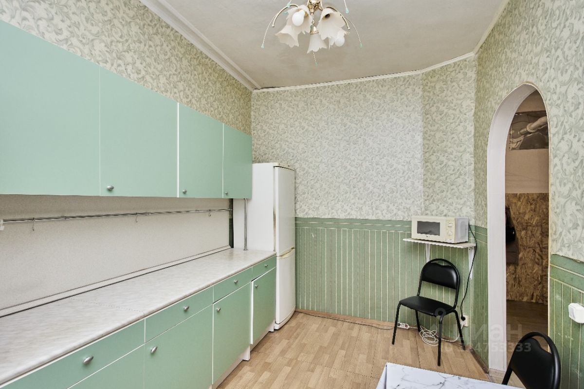 Продажа 3-комн квартиры на вторичном рынке Гороховая улица, 34