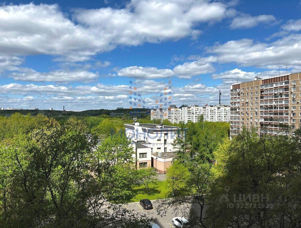 Продажа 3-комн квартиры на вторичном рынке улица Улофа Пальме, 1