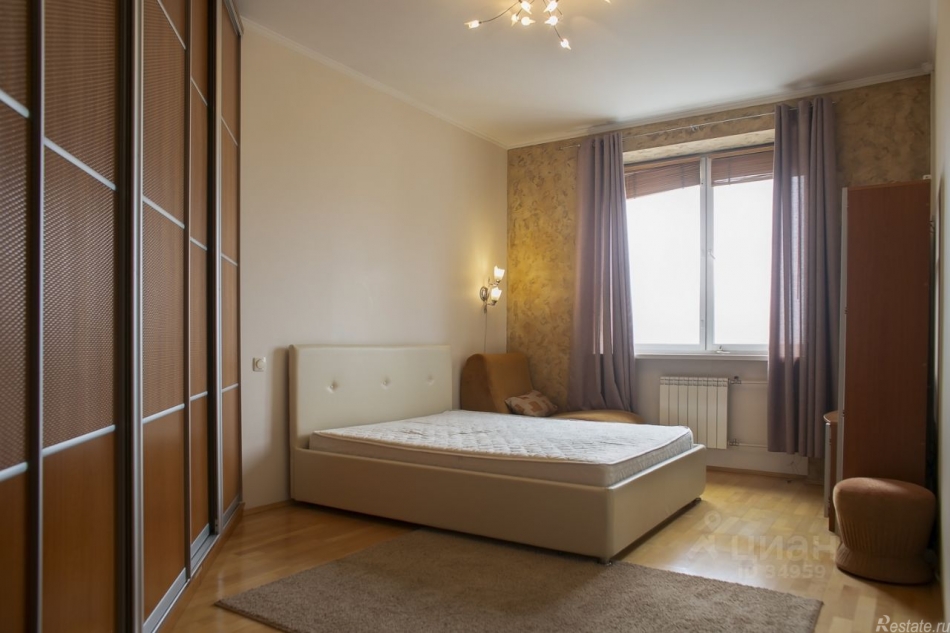 Аренда 4-комн квартиры на вторичном рынке Вересаева ул,  д. 13