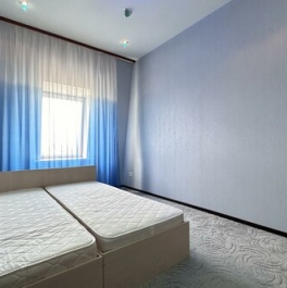 Продажа 4-комн квартиры на вторичном рынке Дыбенко ул,  д. 21,  к. 3