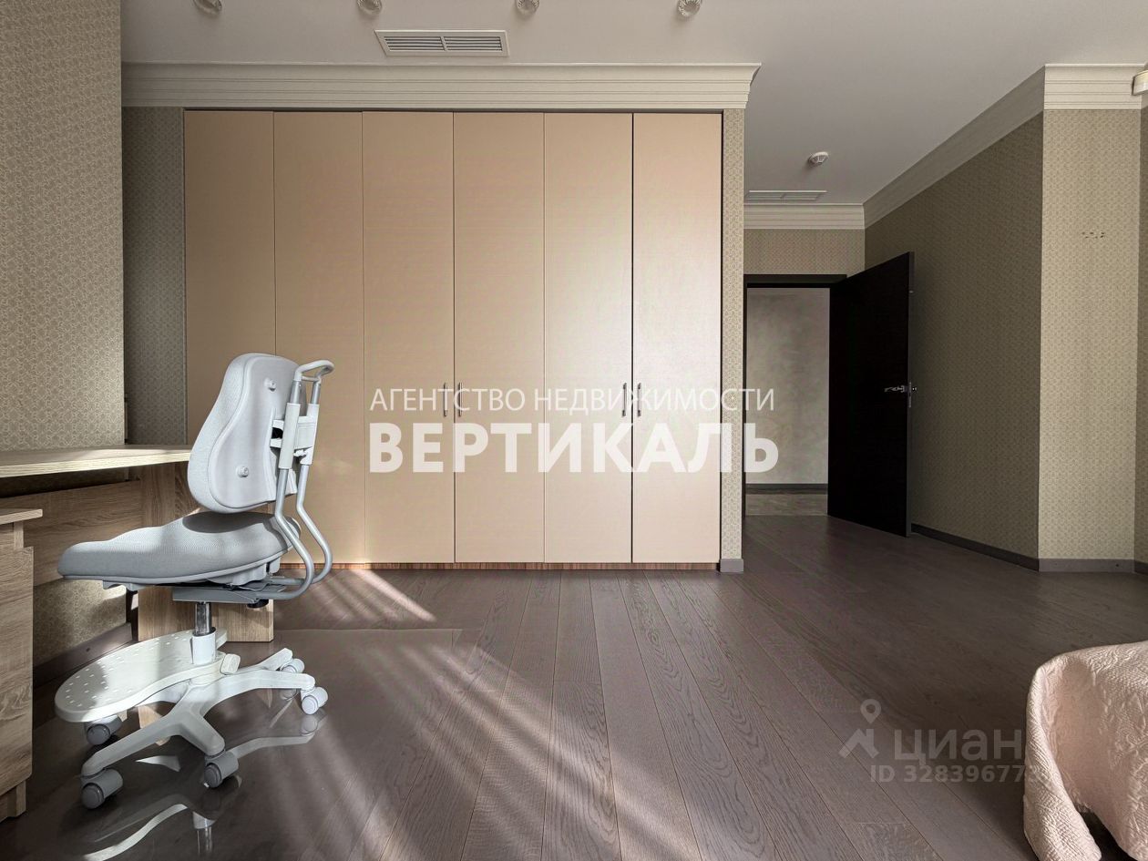 Аренда 4-комн квартиры на вторичном рынке улица Новый Арбат, 27