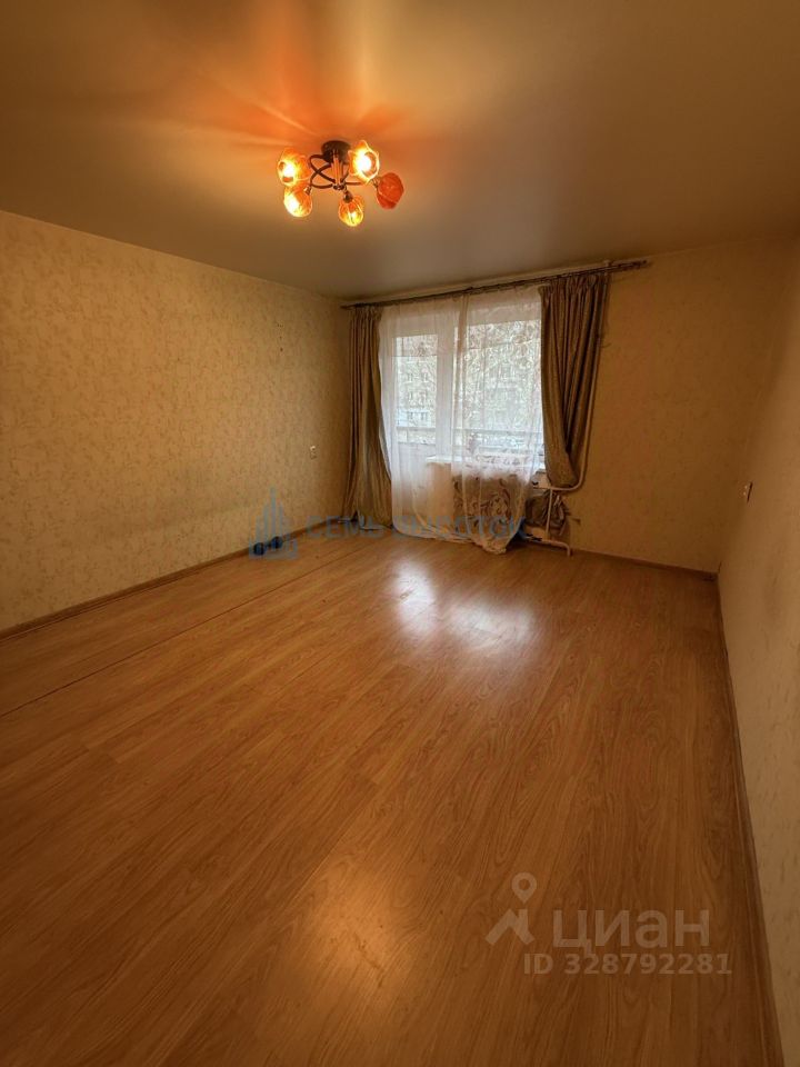 Продажа 3-комн квартиры на вторичном рынке Подольск, Комсомольская улица, 86