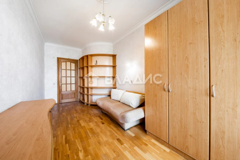 3-комн квартира ул. Новосибирская,  д. 2