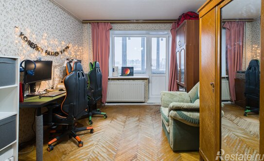 Продажа 1-комн квартиры на вторичном рынке Художников пр-кт,  д. 13,  к. 3