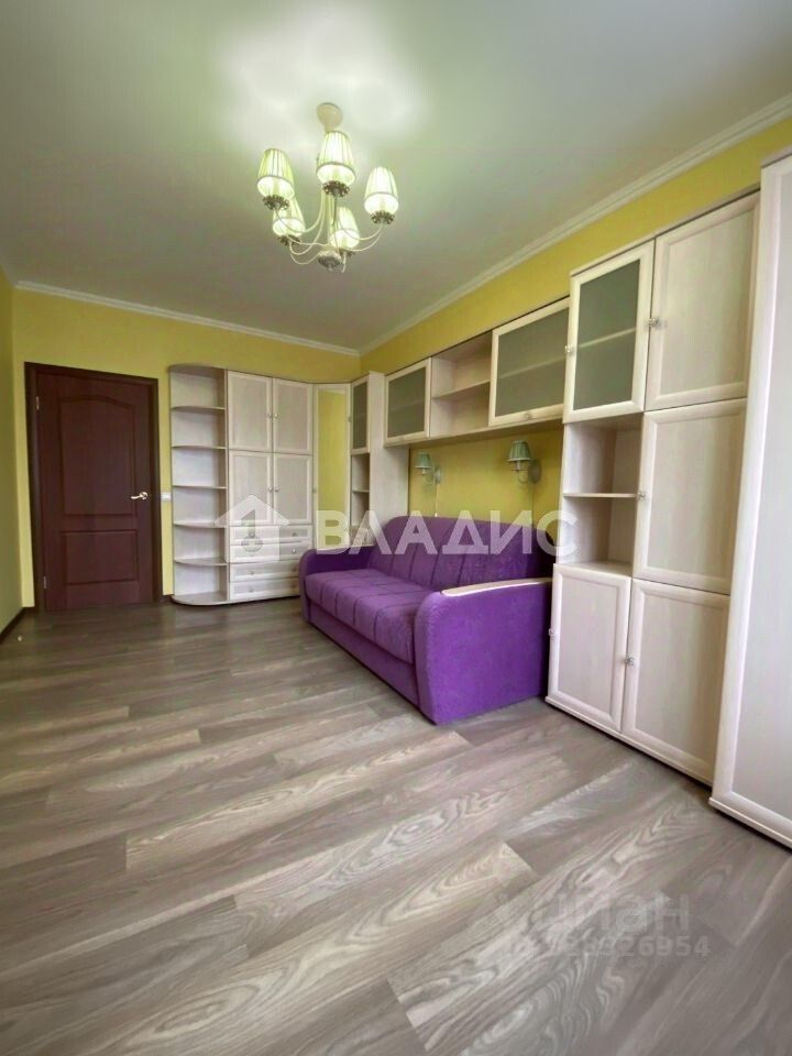 Продажа 2-комн квартиры на вторичном рынке Южный мкр, улица Центральная, 2