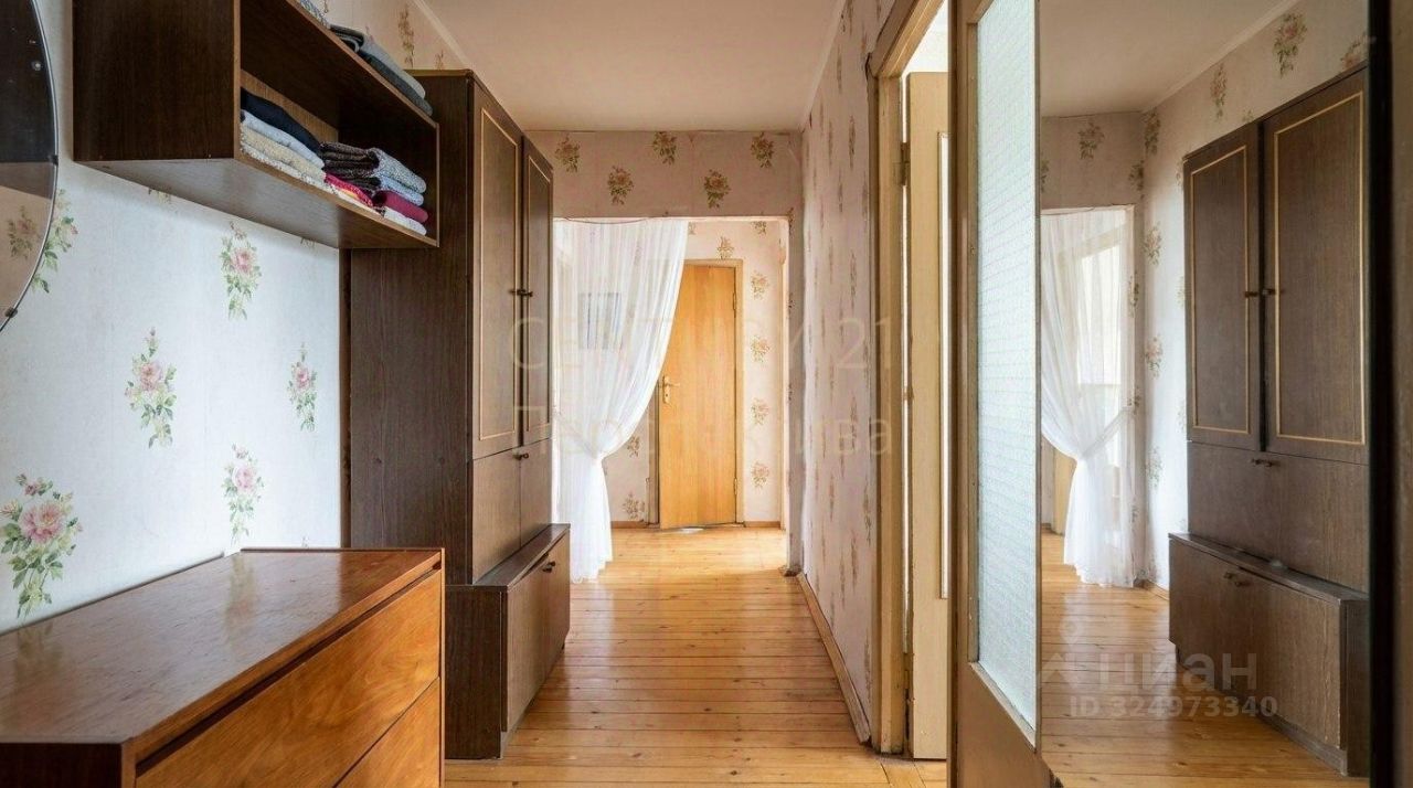 Продажа 3-комн квартиры на вторичном рынке 6-й мкр,  д. 25