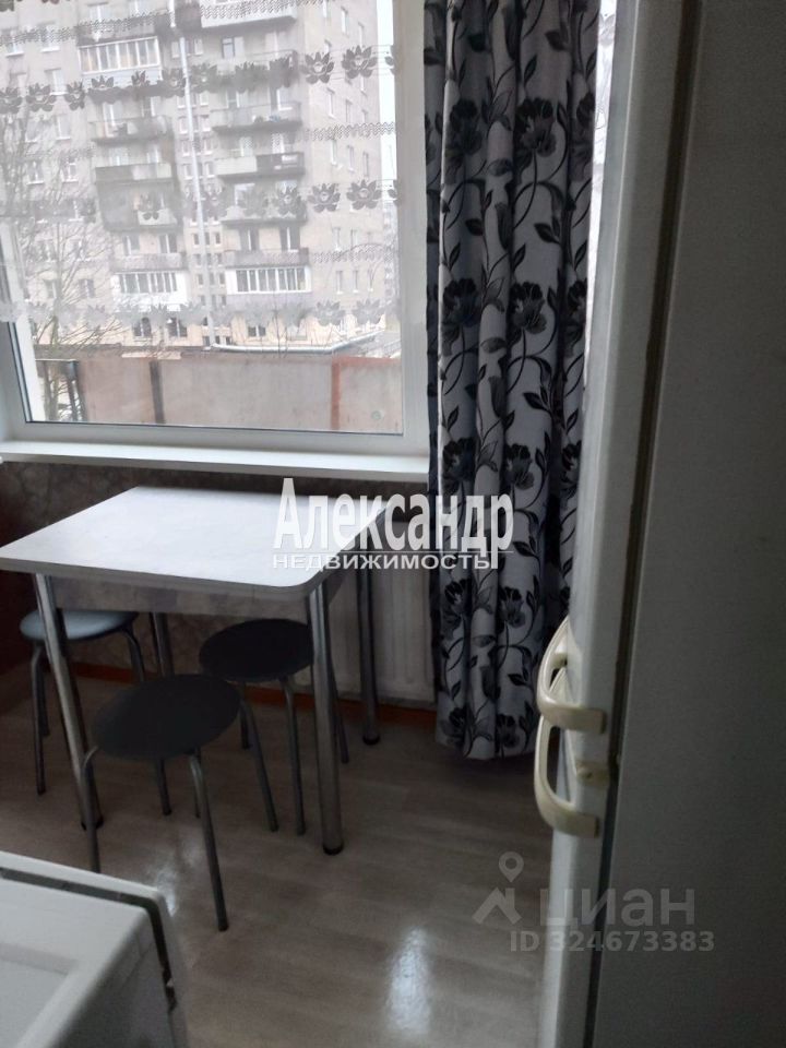 Аренда 1-комн квартиры на вторичном рынке проспект Славы, 28