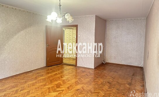 Продажа 3-комн квартиры на вторичном рынке переулок Бринько