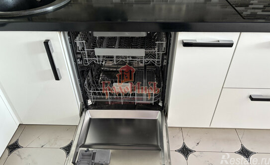 Продажа 3-комн квартиры на вторичном рынке микрорайон Инессы Арманд, Набережная улица,  д. 2А