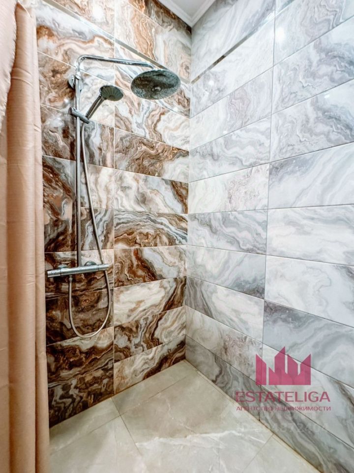 Продажа 4-комн квартиры на вторичном рынке Амурская улица, 1Ак1