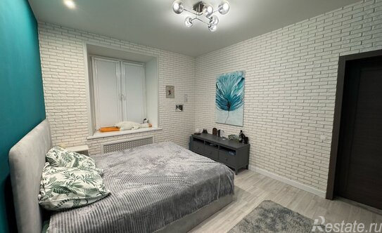 Продажа 3-комн квартиры на вторичном рынке улица Короленко,  д. 4/14