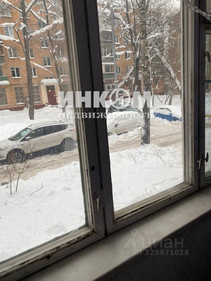Продажа 2-комн квартиры на вторичном рынке улица Гришина, 23К2