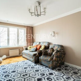 Продажа 2-комн квартиры на вторичном рынке Гурьянова ул,  д. 43
