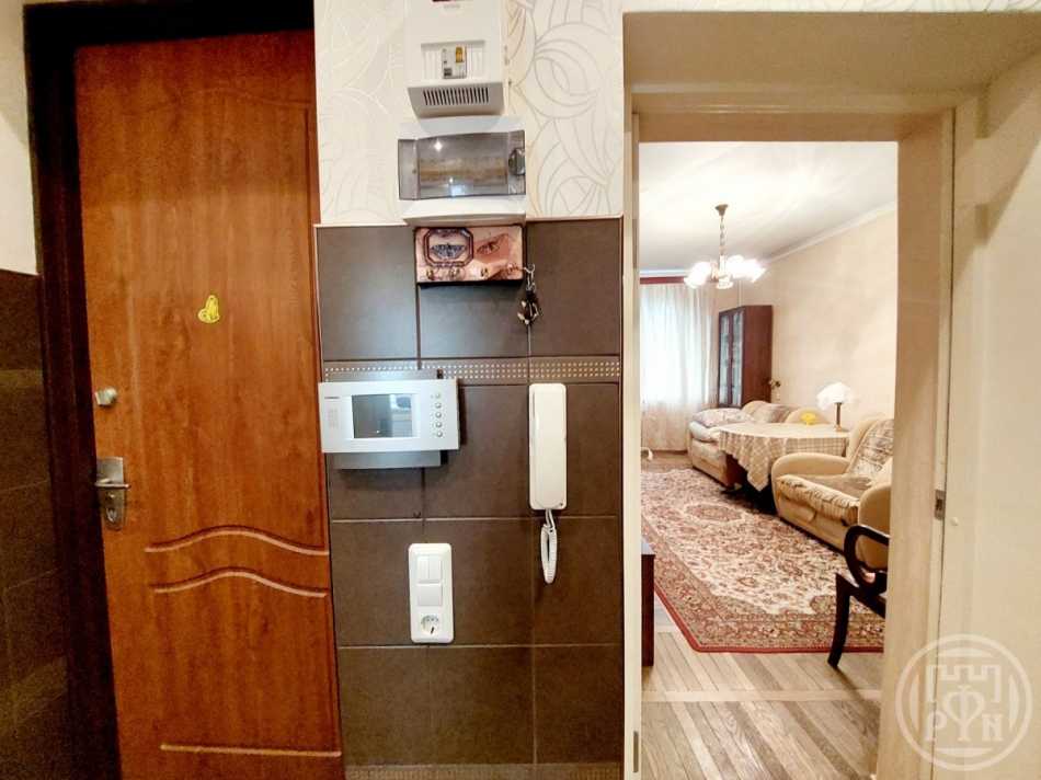 Продажа 2-комн квартиры на вторичном рынке Пограничника Гарькавого ул. ,  д. 8,  к. 3