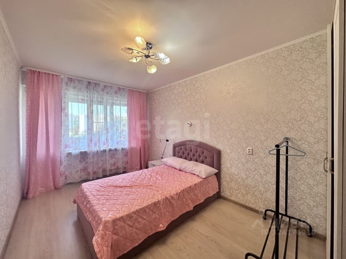 Продажа 3-комн квартиры на вторичном рынке улица Ивана Фомина, 7К1