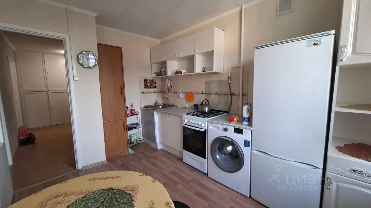 Аренда 3-комн квартиры на вторичном рынке улица Короленко, 9К2