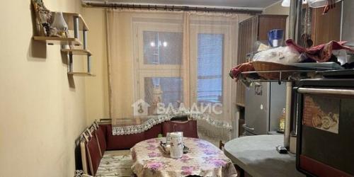 2-комн квартира улица Адмирала Лазарева,  д. 27