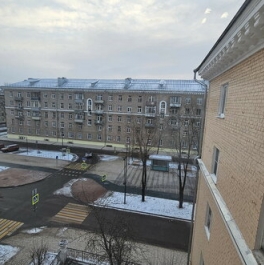 Продажа 1-комн квартиры на вторичном рынке район Левобережный, Центральная улица,  д. 3/1