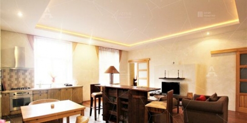 2-комн квартира ул Караванная,  д. 3/35