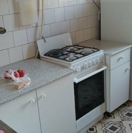 Продажа 2-комн квартиры на вторичном рынке Ломоносов г, Дворцовый пр-кт,  д. 32