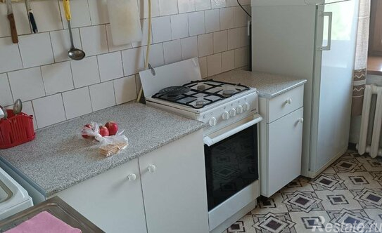 Продажа 2-комн квартиры на вторичном рынке Ломоносов г, Дворцовый пр-кт,  д. 32