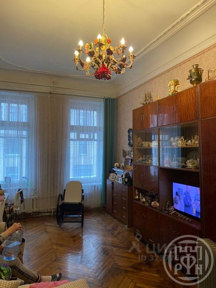 Продажа 5-комн квартиры на вторичном рынке Каменноостровский проспект, 50